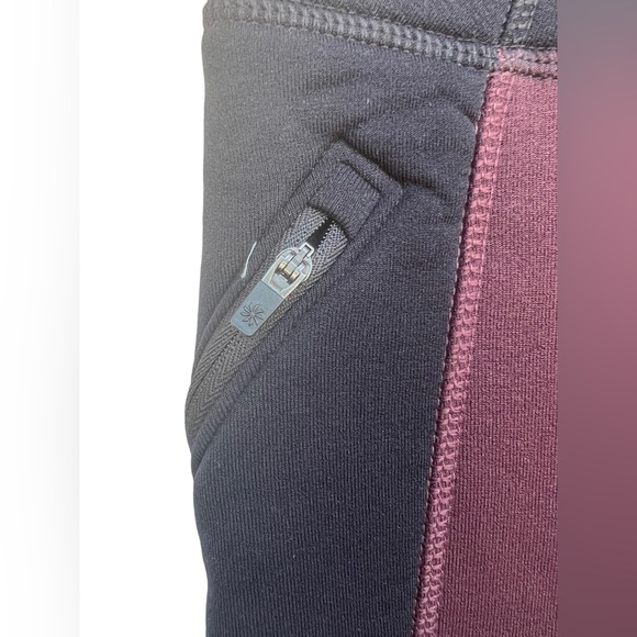 Athleta Fleece Leggings Burgundy Black Size XS Like New! - Picture 3 of 5
